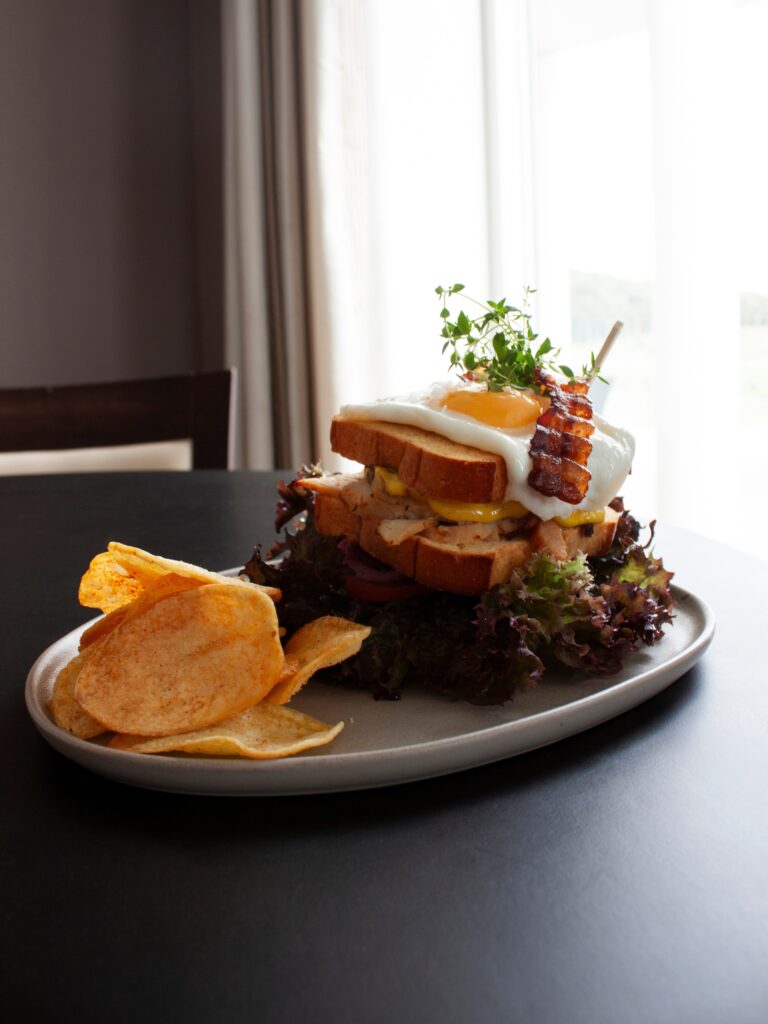 Billede af vores clubsandwich fra siden